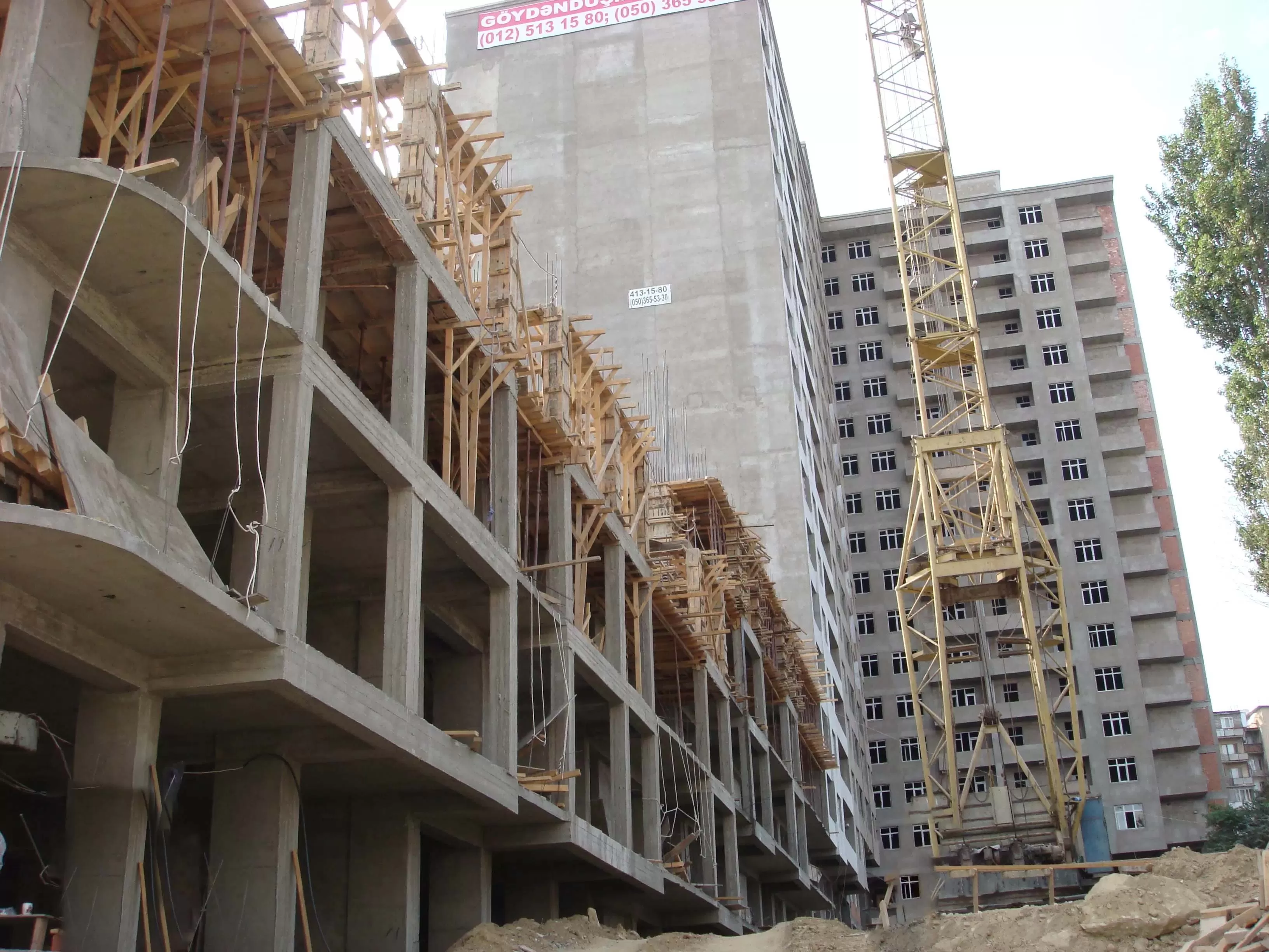 Construction of a 17-storey residential building