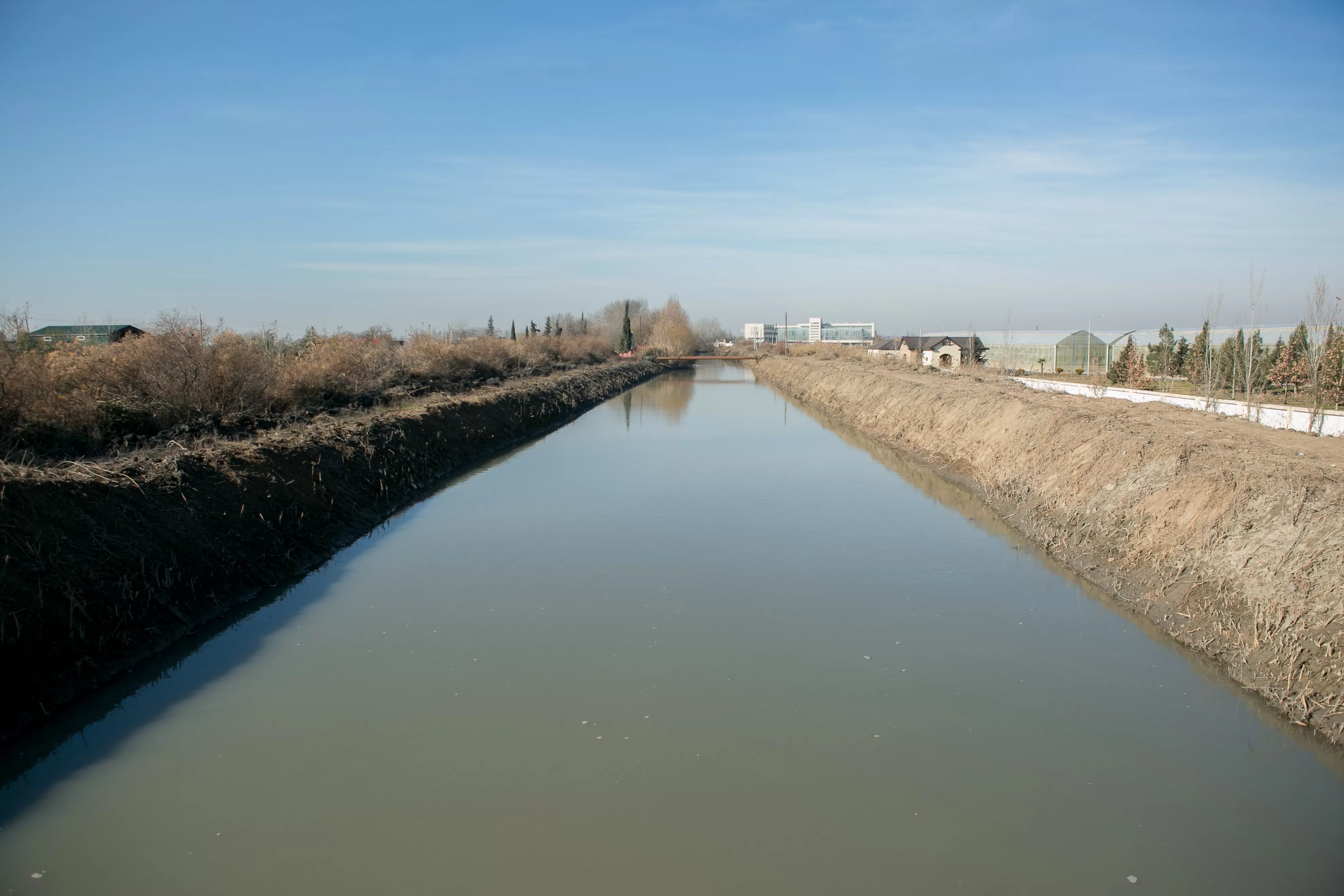 Очистка каналов от ила и регулировка каналов на территории Бардинского района