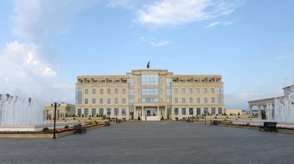 Здание Исполнительной Власти Нефтчалинского района